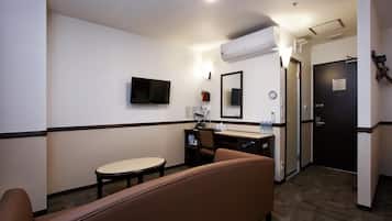 Una televisión de pantalla plana