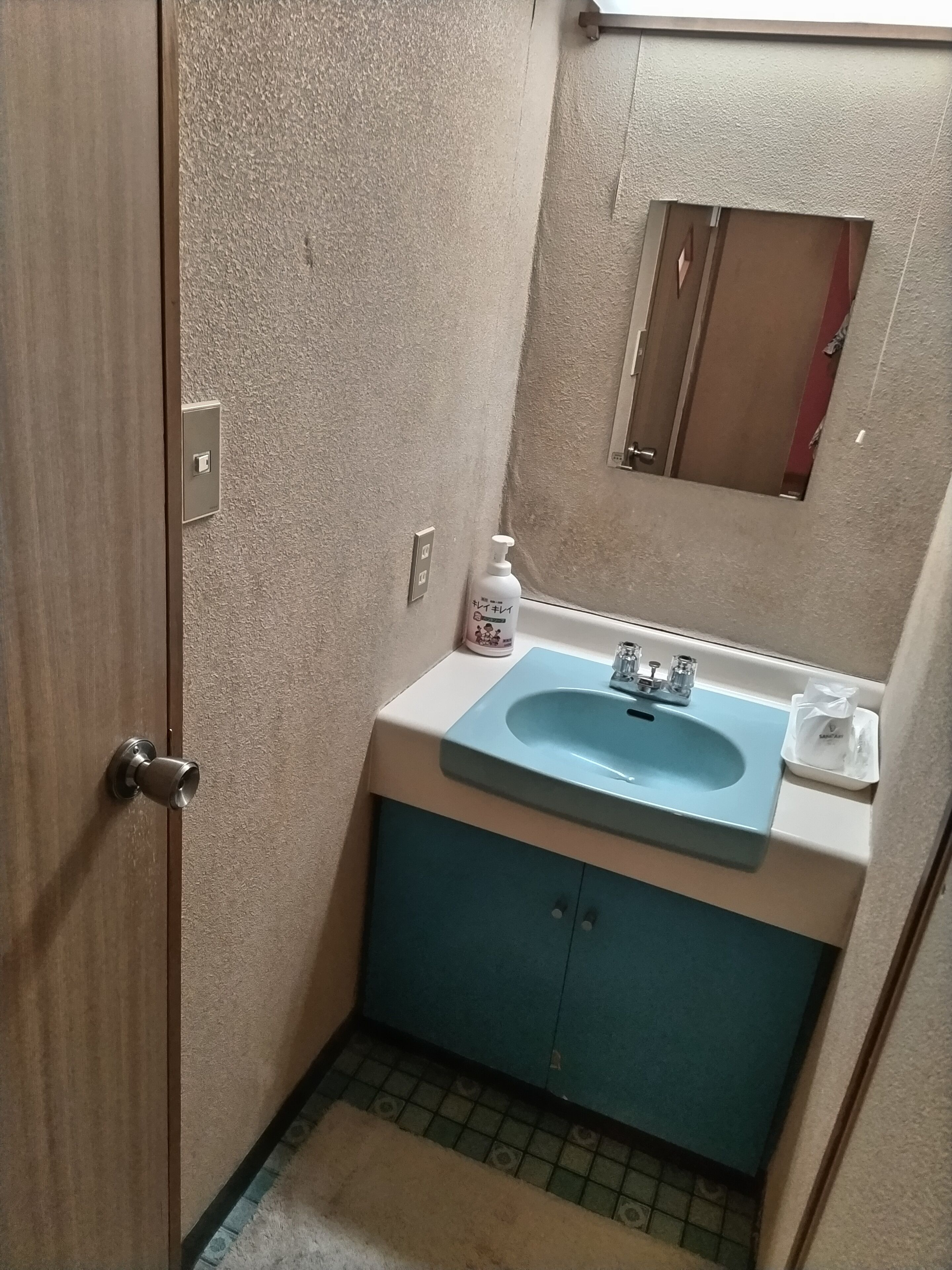 Gratis toiletartikler, hårtørrer, hjemmesko, bidet