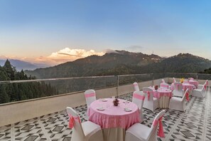 Exterior - Country Inn Premier Pacific Mall Road Mussoorie (Dehradun)