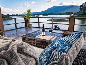 Flat-screen TV - Green View Resort (Vang Vieng)