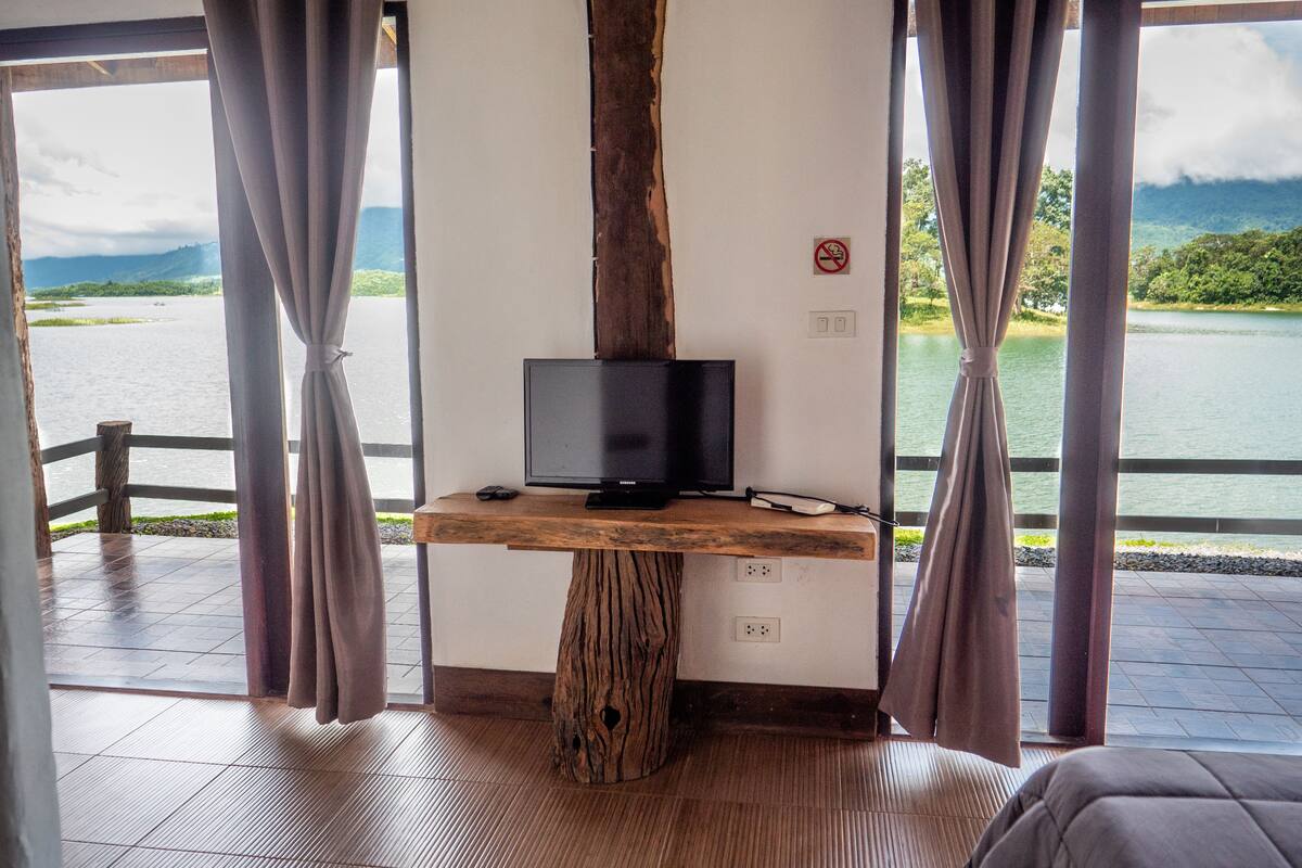 deluxe cabin | rollaway beds, free wifi
