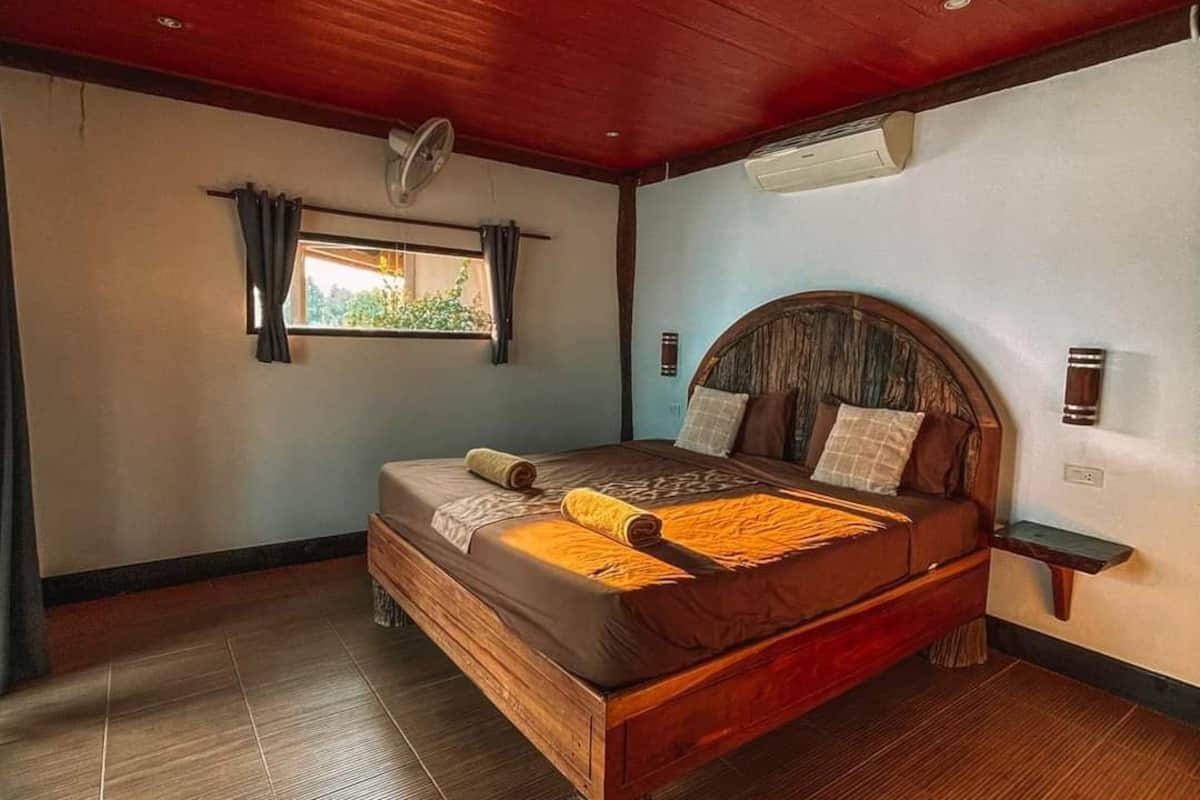 deluxe cabin | rollaway beds, free wifi