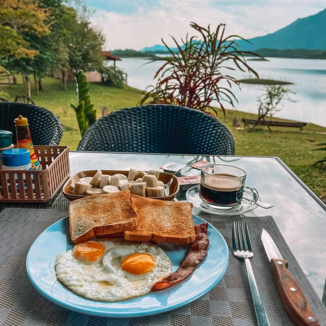 deluxe cabin | private kitchen | microwave