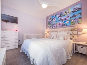3 bedrooms, iron/ironing board, travel cot, free WiFi