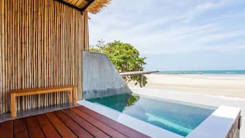 Deluxe Villa, 1 Bedroom, Oceanfront | Uitzicht op strand/zee