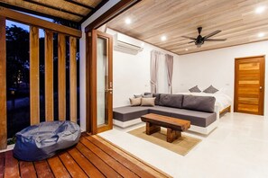 Minibar, in-room safe, desk, blackout drapes - The Humble Villas (Koh Samui)