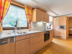 Mikrowelle, Ofen, Geschirrspüler