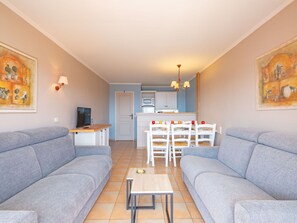 TV - Beautiful apartment for 6 guests with pool, WIFI, A/C, TV, terrace and pets allowed (La Garonnette-plage)