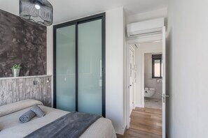 1 slaapkamer, een strijkplank/strijkijzer, gratis wifi, beddengoed