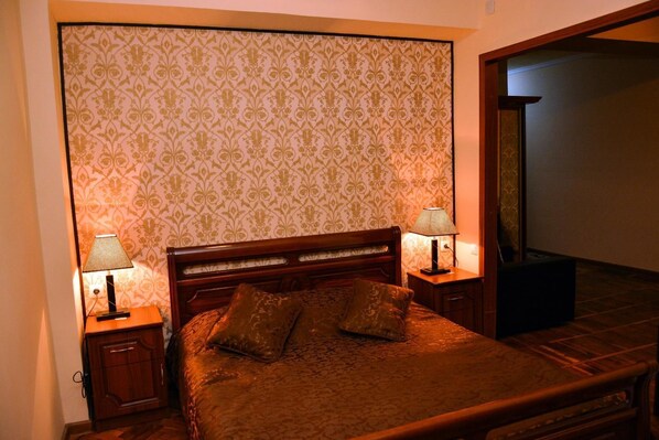 Family Room, 1 Double Bed with Sofa bed | Iron/ironing board, free WiFi, bed sheets