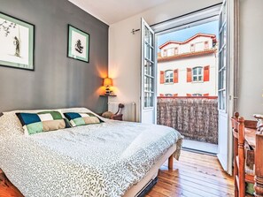 2 Schlafzimmer, Reisekinderbett, kostenloses WLAN, Bettwäsche