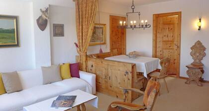 Confortable appartement pour 4 personnes avec WIFI, TV, balcon et parking