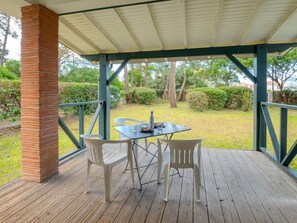 Outdoor dining - Wonderful private villa for 6 people with WIFI, TV, terrace and pets allowed (Mimizan)