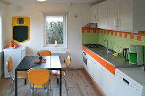 Fridge, microwave, oven, stovetop - Charming holiday home 40m2 near the Lauwersmeer (Anjum)