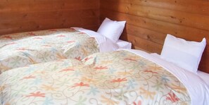Quarto econômico, para não fumantes, banheiro compartilhado (Standard) | Wi-Fi de cortesia, roupa de cama