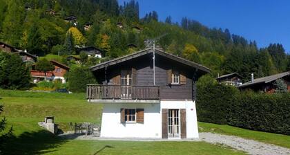 Beautiful private villa for 6 people with WIFI, TV, patio, pets allowed and panoramic view