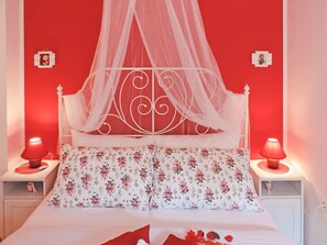 2 camere, culla da viaggio, Wi-Fi gratuito