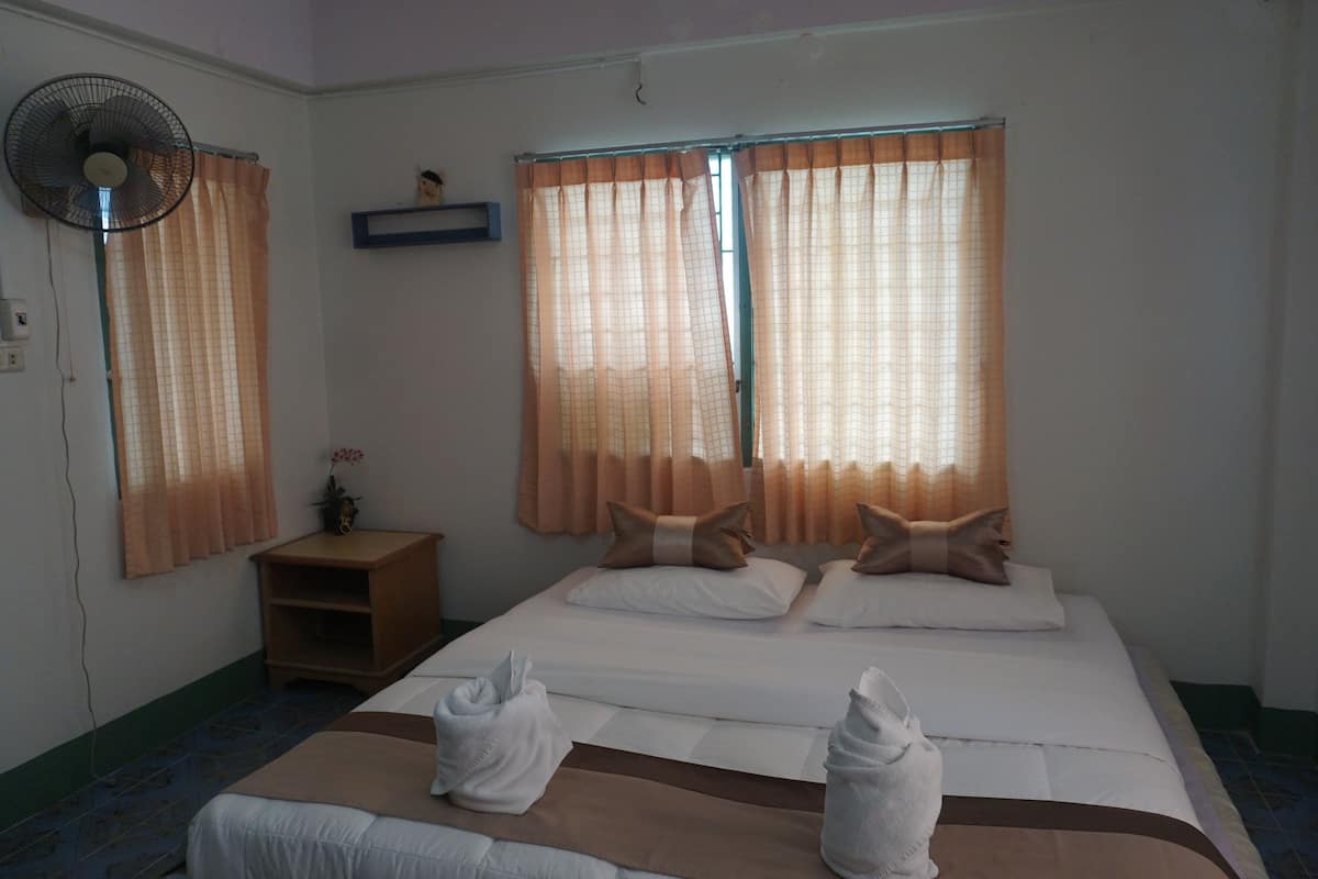 Standard Double Room with Fan | Truy cập Internet không dây miễn phí 