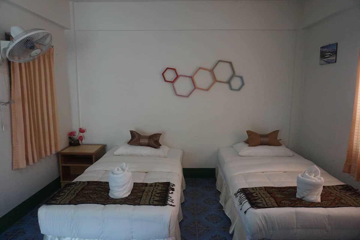 Standard Twin Room with Fan | Truy cập Internet không dây miễn phí 