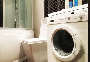 아파트 | 욕실 | 샤워기/욕조 결합, 무료 세면용품, 헤어드라이어