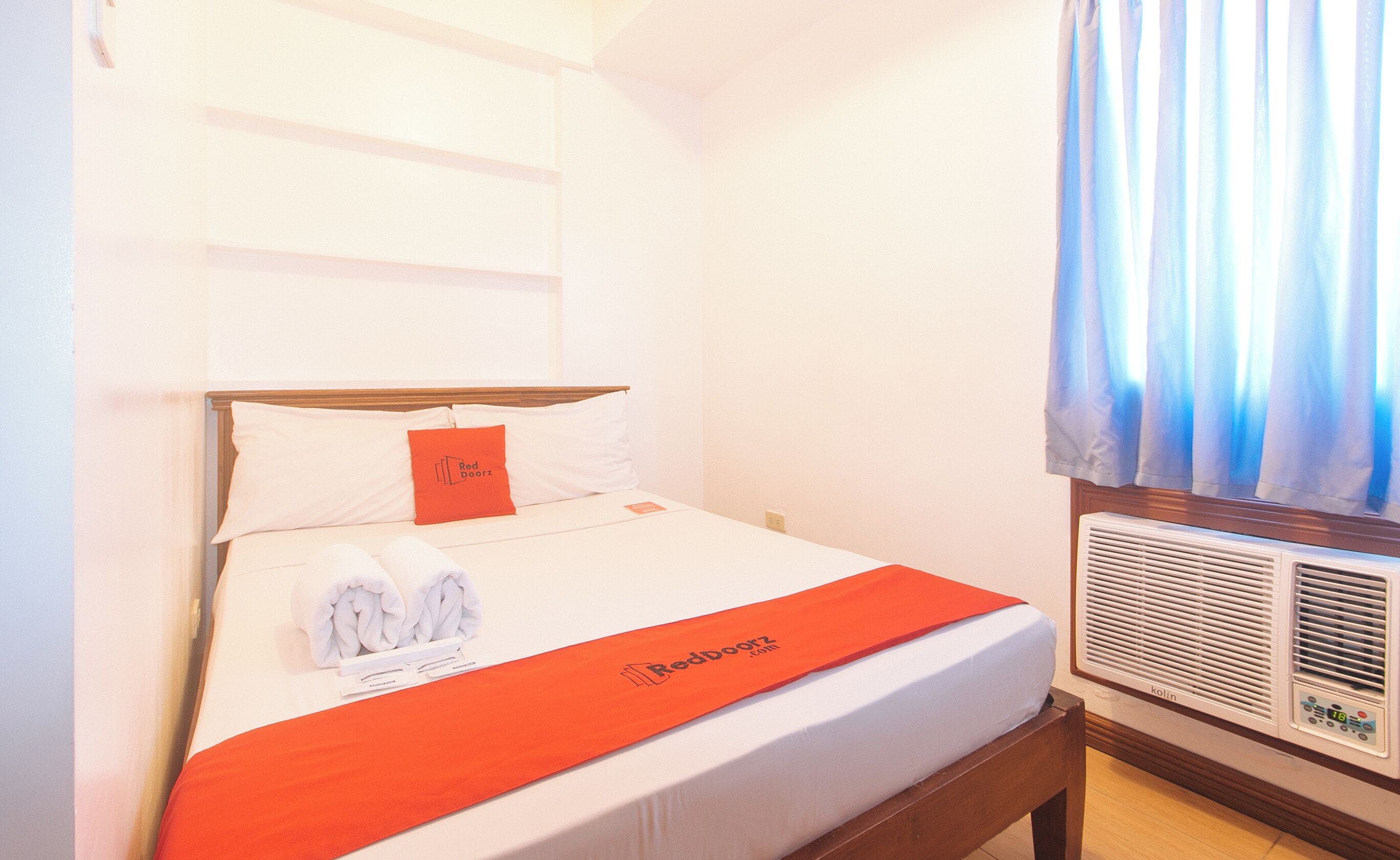 WiFi (free), bed sheets