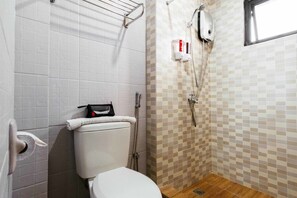 تجهيزات دش، مستلزمات مجانية للعناية الشخصية، مناشف