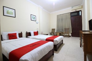 Kamar Twin | Meja kerja, Wi-Fi gratis, dan seprai linen