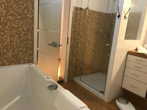 Free toiletries, hair dryer, towels - Steinacher Hof (Fuerth)