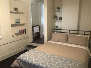 Standard Triple Room (Queen + Bunks) | Iron/ironing board, free WiFi - The Merton Hotel (Rozelle)