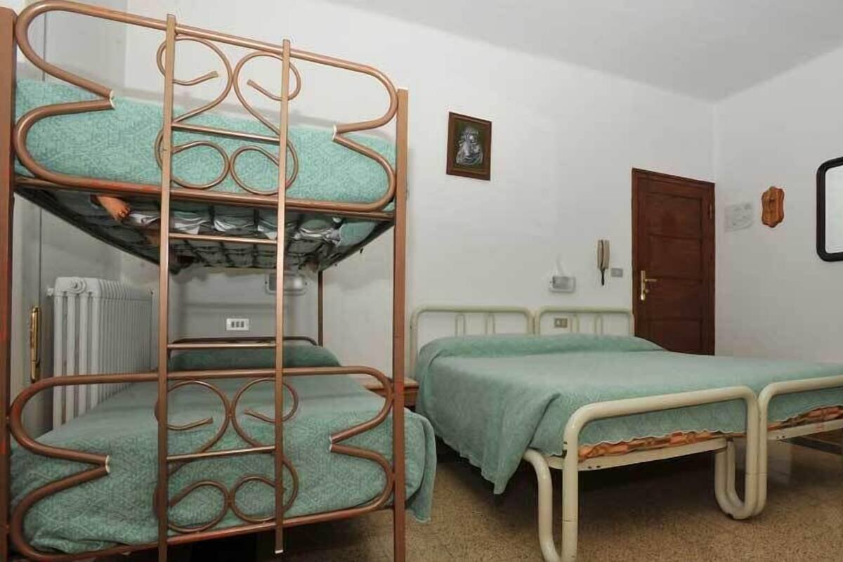 Quadruple Room, Multiple Beds, Non Smoking | WiFi (free)