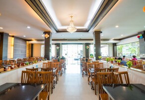 Breakfast, lunch, dinner served; local cuisine 