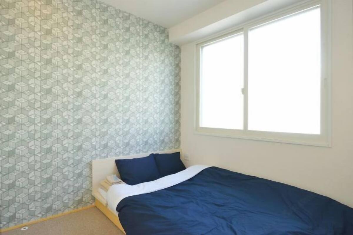 Blackout curtains, free WiFi