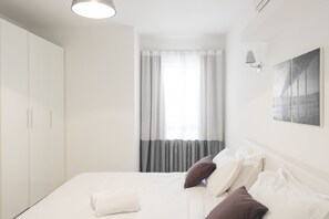 City Apartment, 2 Bedrooms (4053. Bayview)