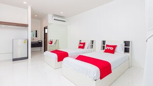 Habitación superior con 2 camas individuales | Escritorio, sistema de insonorización, wifi gratis