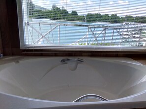 Family 2 Bedrooms | Tina profunda