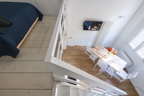 Studio, vue ville (Elena ) | Restauration dans la chambre