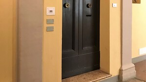 Property entrance - MiaVia Apartments - San Martino (Bologna)