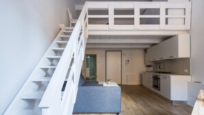 Studio, City View (Elena ) | Living area | Flat-screen TV - MiaVia Apartments - San Martino (Bologna)