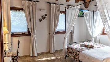 Standard Double Room, Garden View | In-room safe, desk, blackout drapes, free WiFi