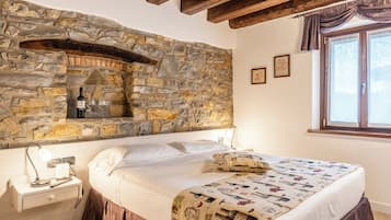 Zimmersafe, Schreibtisch, Verdunkelungsvorhänge, kostenloses WLAN