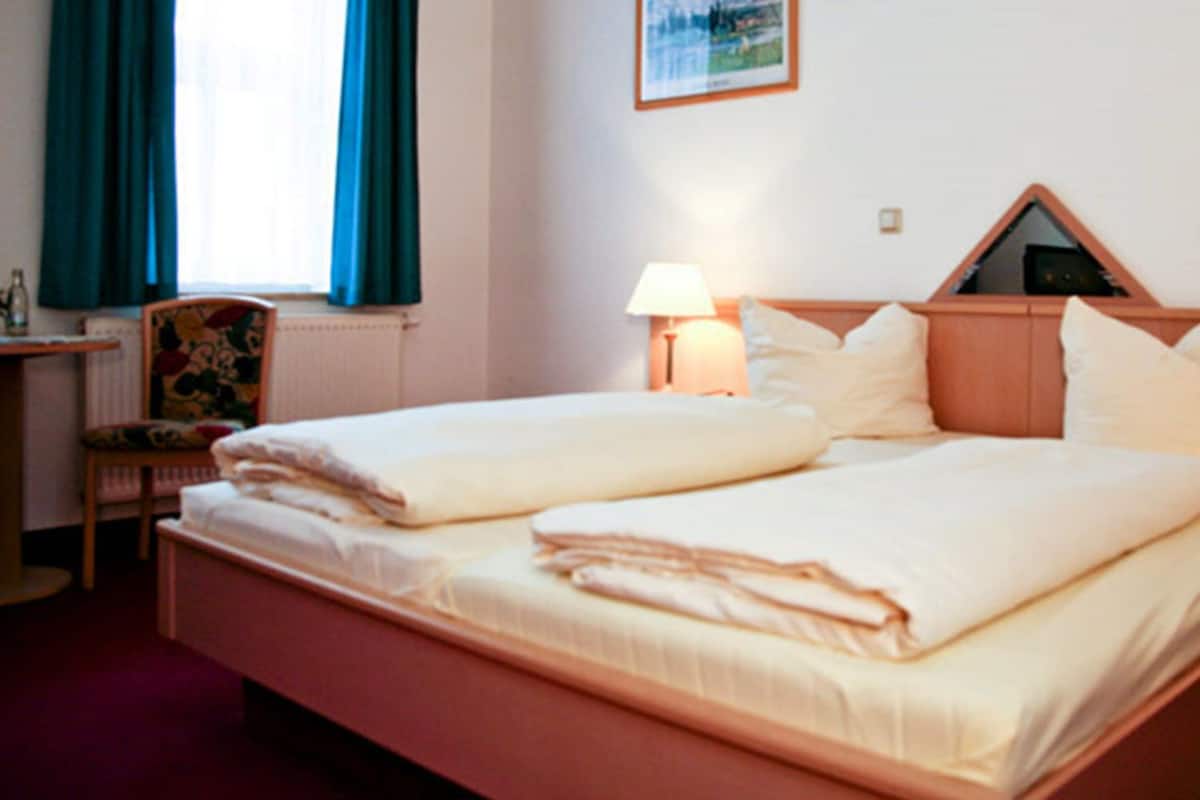 Desk, blackout drapes, free WiFi, bed sheets