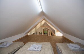 4 bedrooms, free WiFi, bed sheets