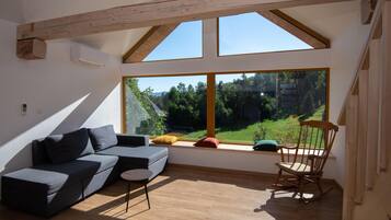 Télévision, table de tennis de table