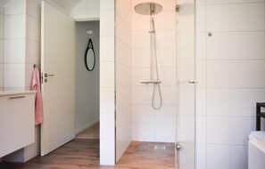 Een bad/douchecombinatie