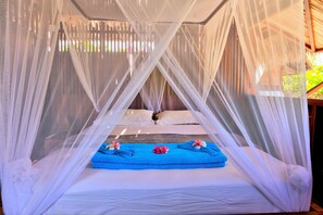 1 bedroom, premium bedding, in-room safe, desk