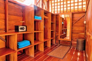 1 bedroom, premium bedding, in-room safe, desk