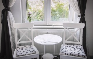 Decoración personalizada, muebles diferentes y escritorio 