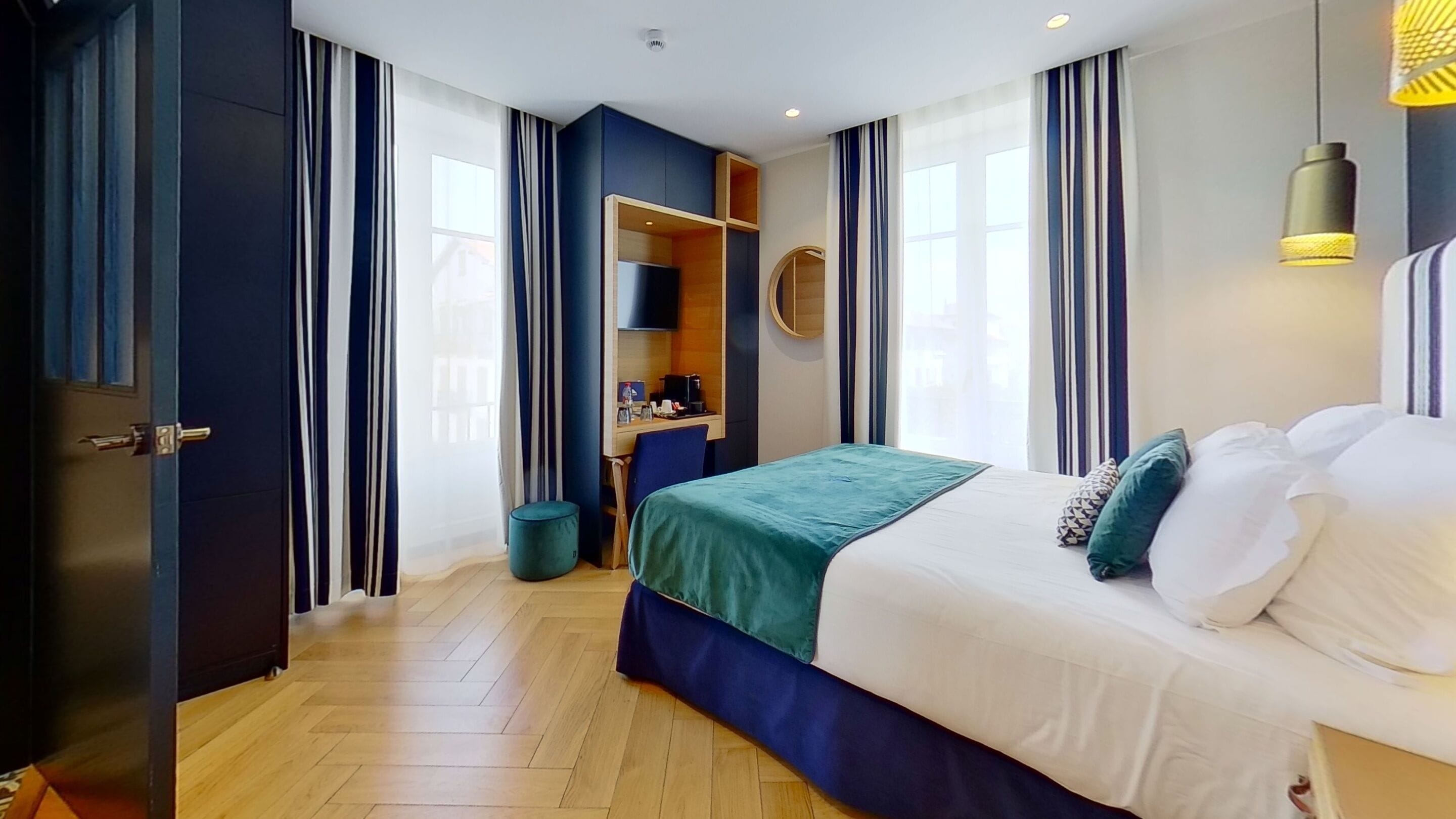 Chambre Supérieure, 1 lit double, balcon