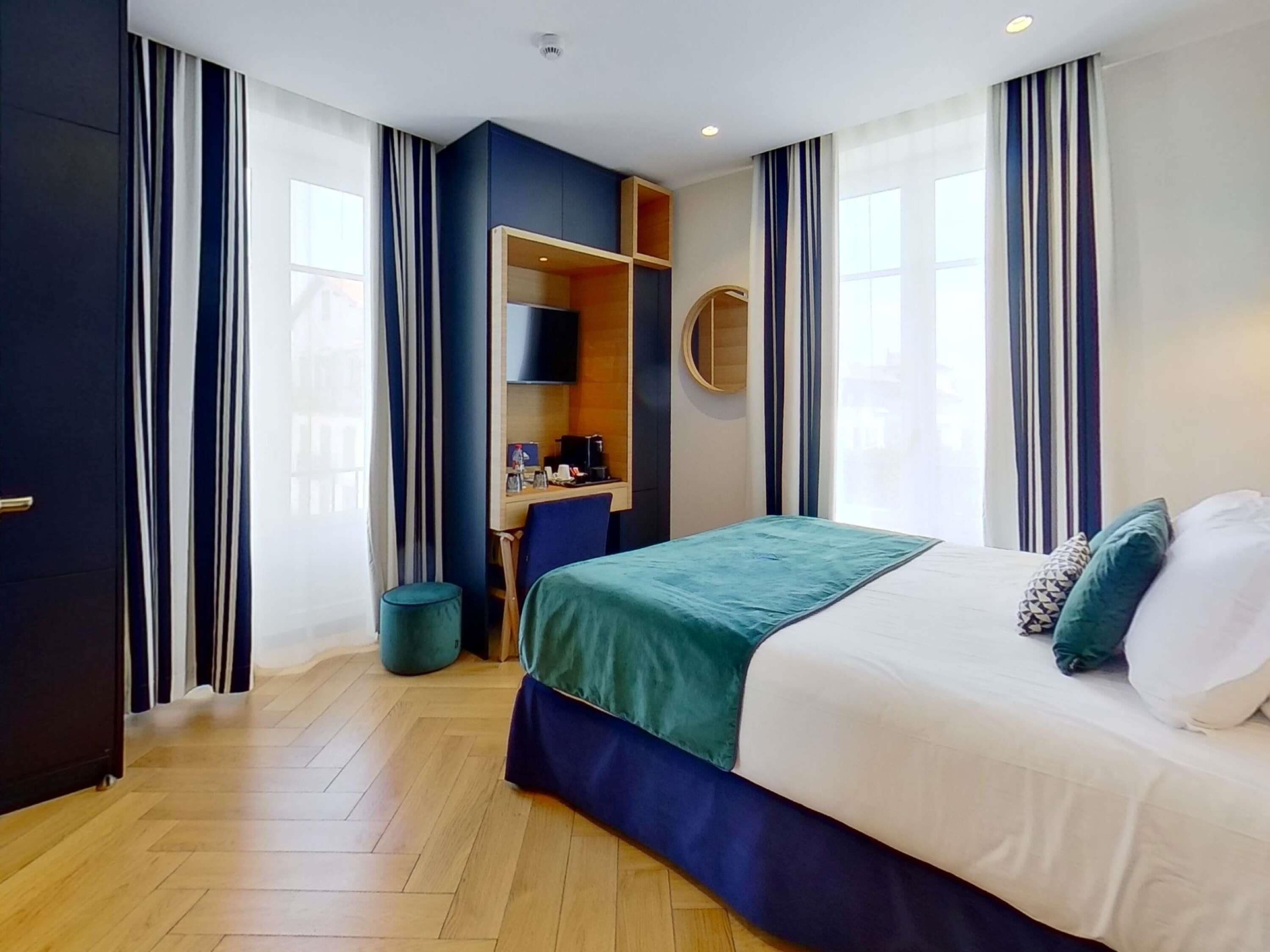 Superior Room, 1 Double Bed, Balcony | 1 bedroom, premium bedding, Tempur-Pedic beds, minibar