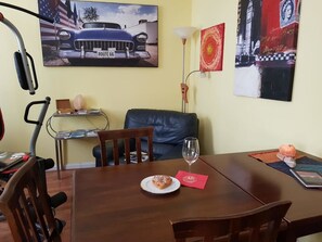 รวมอาหารเช้าแบบบุฟเฟ่ต์ ทุกวัน